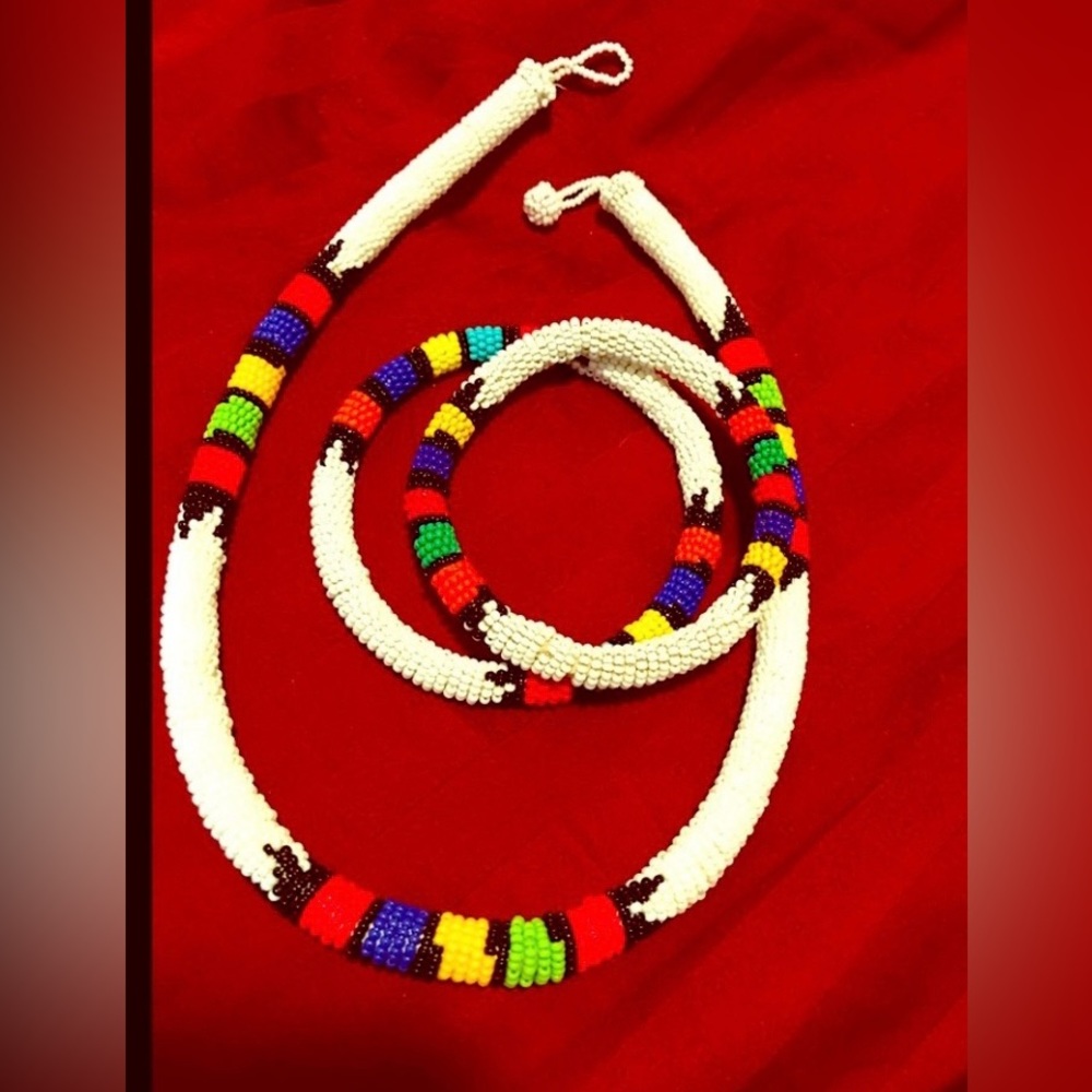 New Zulu African 3 piece set 1 necklace & 2 bracelets authentic handmade artwork